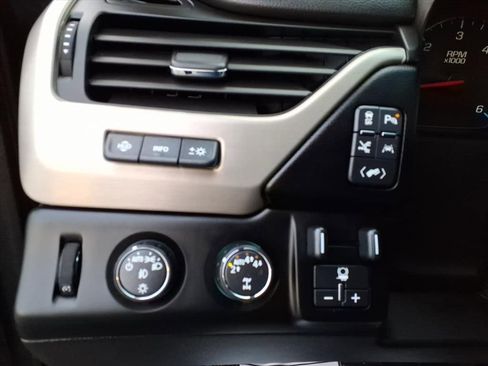 Used 2020 GMC Yukon XL Denali w/ Denali Ultimate Package AWD/4WD image 15