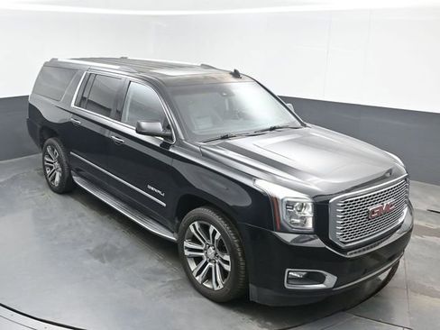 Used 2017 GMC Yukon XL Denali w/ Open Road Package AWD/4WD image 13