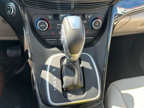 Used 2017 Ford C-MAX Titanium w/ Interior Protection Package FWD image 24