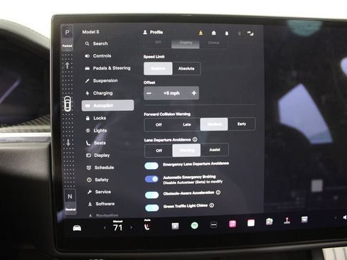 Used 2022 Tesla Model S Plaid image 17