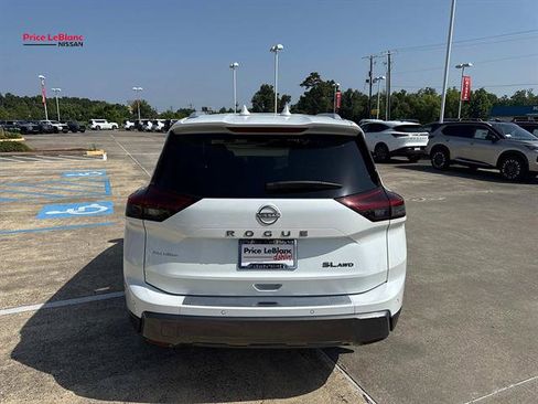 Used 2025 Nissan Rogue SL w/ Tech Package AWD/4WD image 6