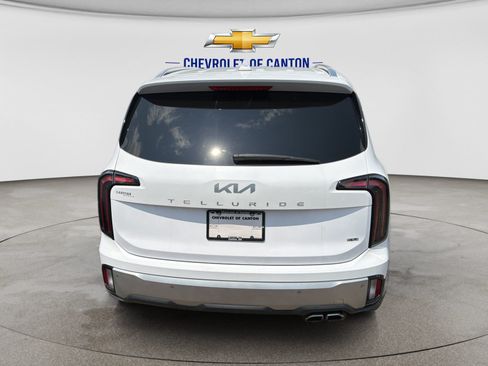 Used 2023 Kia Telluride EX w/ EX Captain's Chair Package AWD/4WD image 6