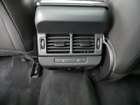 Used 2025 Land Rover Range Rover Evoque S image 18