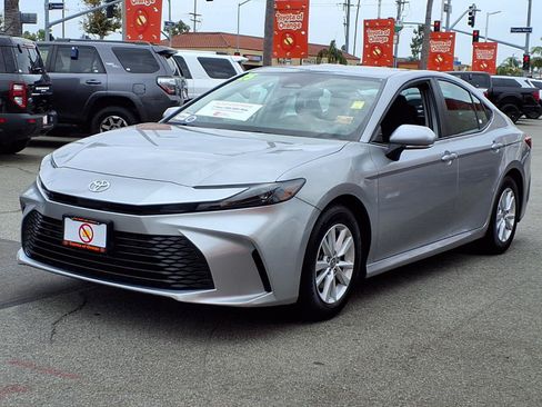 Used 2025 Toyota Camry LE FWD image 3