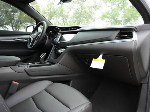 New 2026 Cadillac XT5 Luxury w/ LPO, Floor Liner Package image 21
