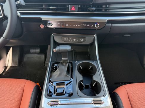 New 2026 Kia Carnival SX w/ SX Dark Edition Package image 11