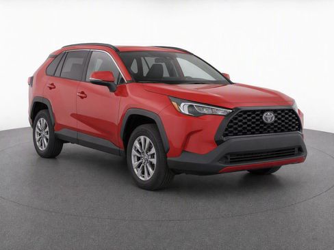 Used 2022 Toyota Corolla Cross LE FWD image 2