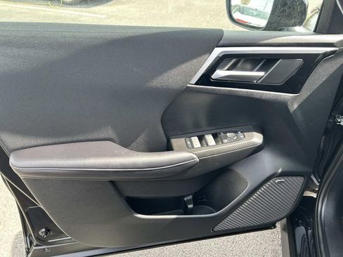 Used 2025 Mitsubishi Outlander ES image 26