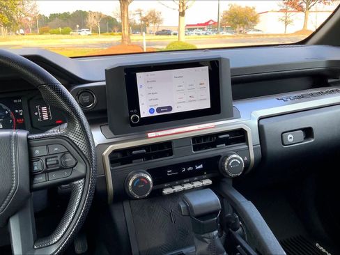 Used 2025 Toyota Tacoma SR5 image 7