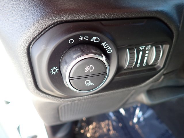 Used 2021 Jeep Gladiator Mojave w/ Cold Weather Group AWD/4WD image 14