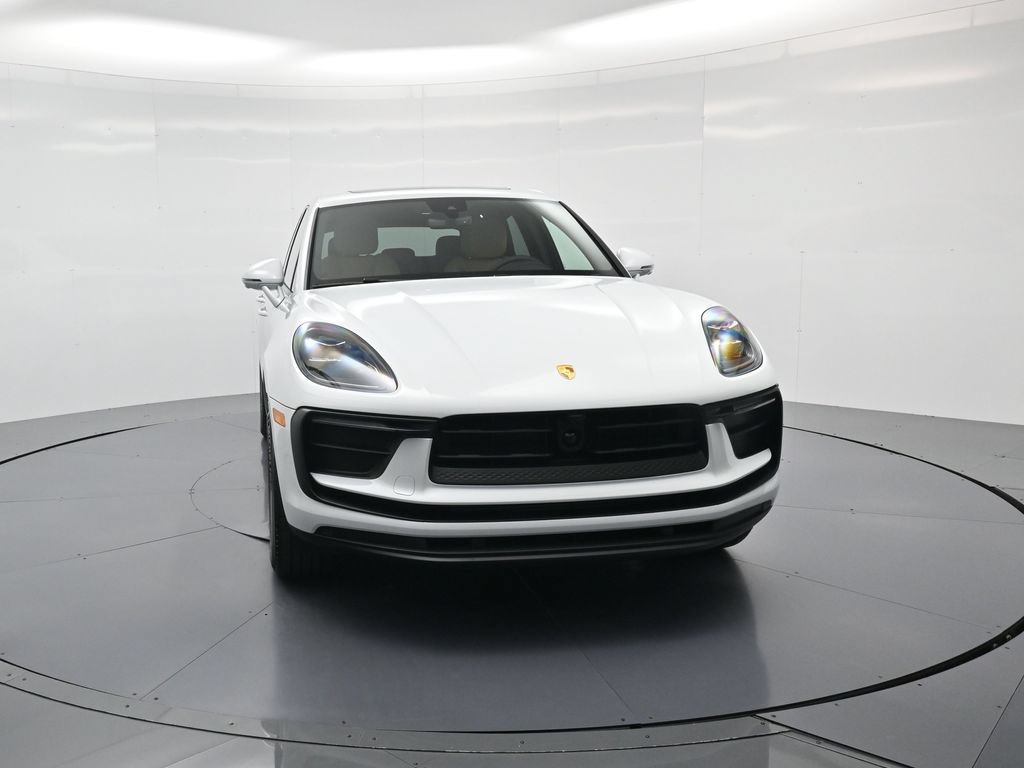 Certified 2026 Porsche Macan AWD/4WD image 33