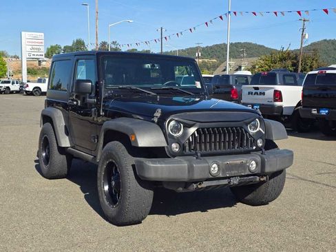 Used 2018 Jeep Wrangler Sport AWD/4WD image 4
