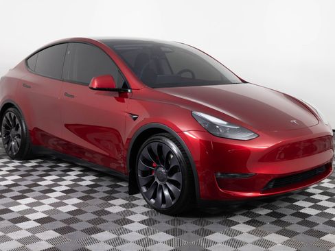 Used 2024 Tesla Model Y Performance image 10