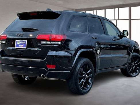 Used 2022 Jeep Grand Cherokee Laredo X image 6