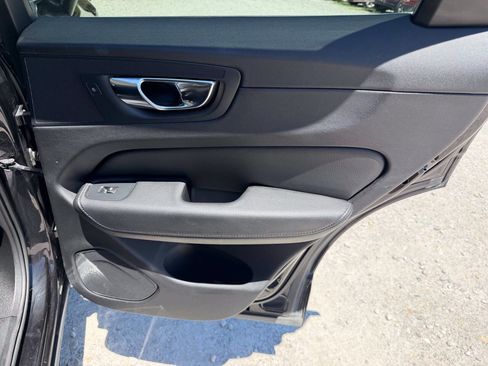 Used 2018 Volvo XC60 T5 Momentum AWD/4WD image 18