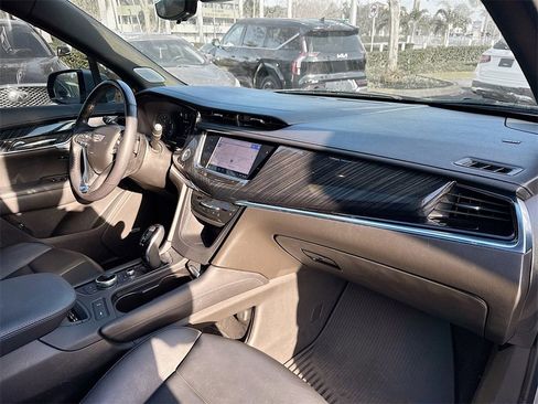 Used 2023 Cadillac XT6 Premium Luxury w/ Technology Package image 33
