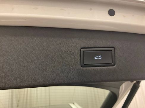 Used 2021 Volkswagen Tiguan S image 23