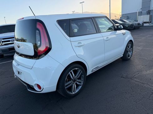 Used 2016 Kia Soul + w/ Soulful Package FWD image 6