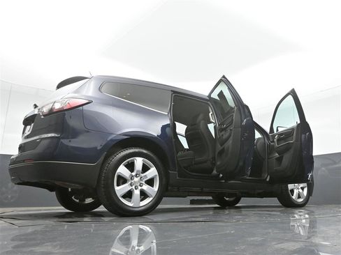 Used 2017 Chevrolet Traverse LT w/ Style and Technology Package AWD/4WD image 40