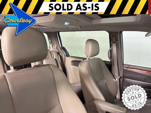 Used 2014 Chrysler Town & Country Touring-L w/ Driver Convenience Group FWD image 16