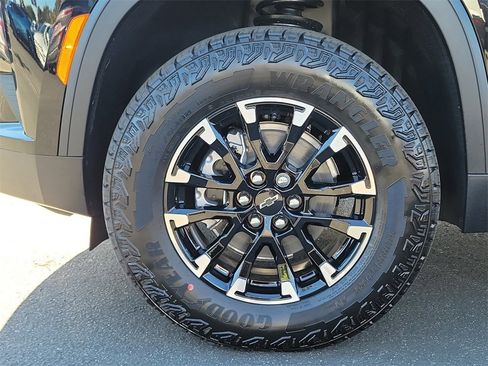 New 2026 Chevrolet Traverse Z71 w/ LPO, Floor Liner Package image 22