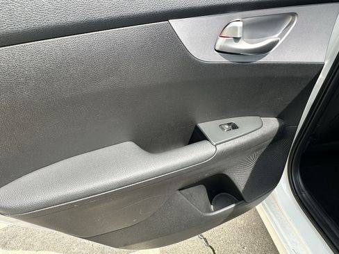 Used 2024 Kia Forte LX image 18