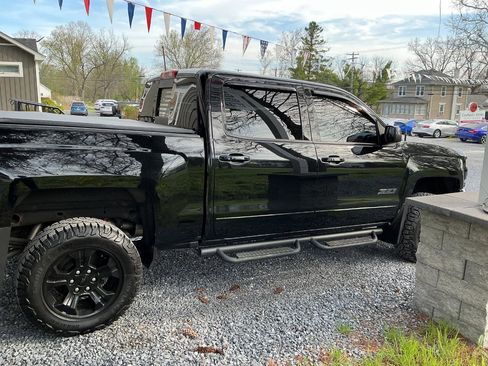 Used 2018 Chevrolet Silverado 1500 LTZ Z71 w/ LTZ Plus Package AWD/4WD image 3