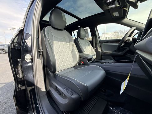 New 2026 Volkswagen Tiguan SEL R-Line image 26