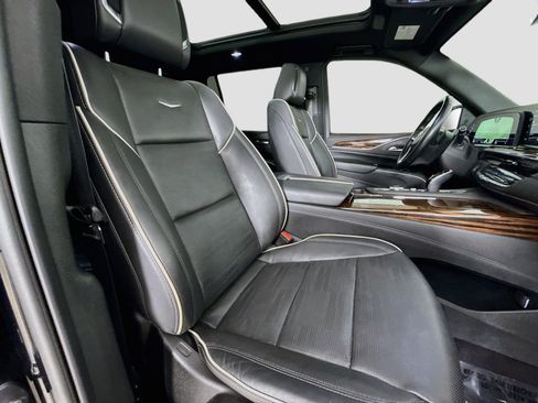 Used 2023 Cadillac Escalade ESV Premium Luxury RWD image 32