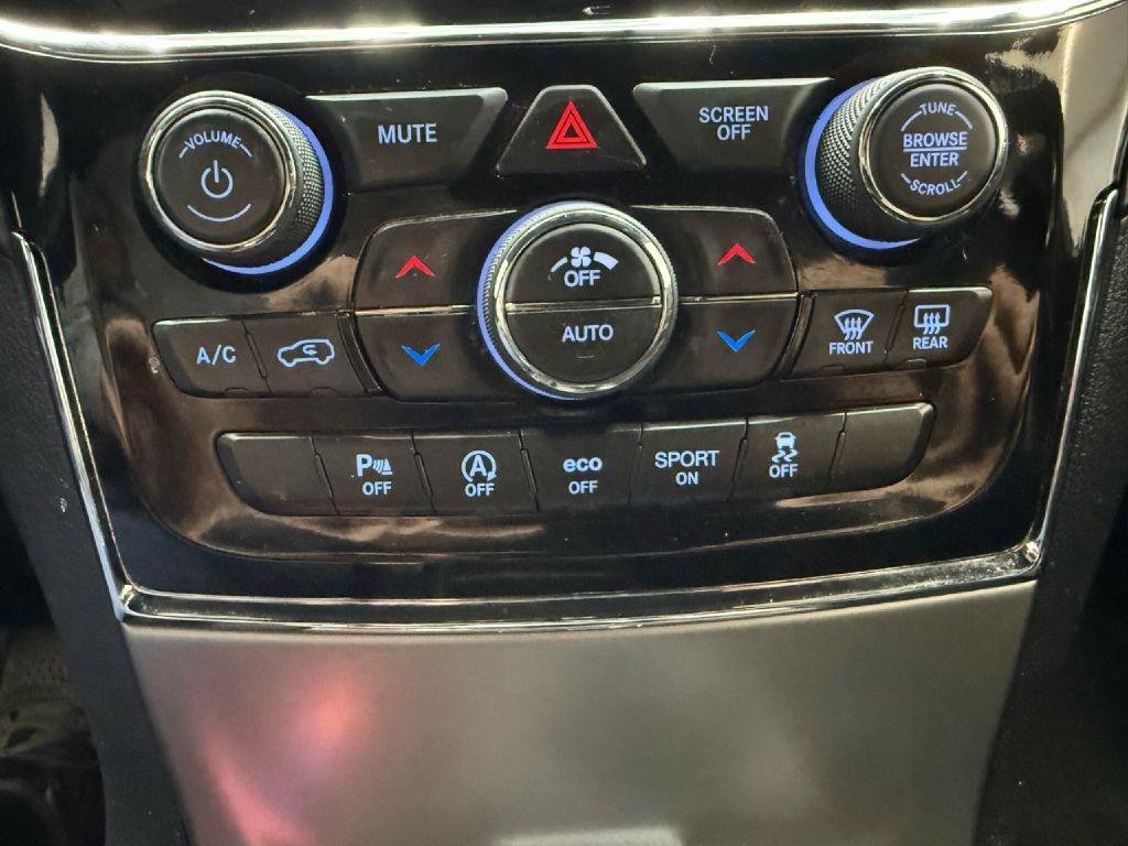 Used 2019 Jeep Grand Cherokee Altitude AWD/4WD image 21