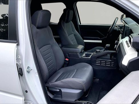 Certified 2024 Toyota Tacoma TRD Off-Road AWD/4WD image 9