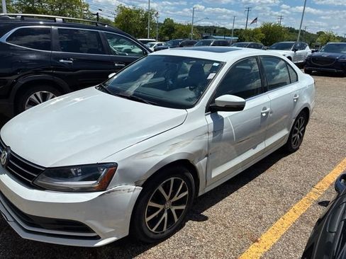 Used 2017 Volkswagen Jetta SE FWD image 1