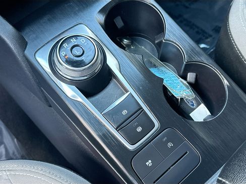 Used 2022 Ford Escape SE w/ SE Sport Appearance Package image 13