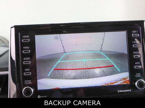Used 2021 Toyota Corolla LE FWD image 18