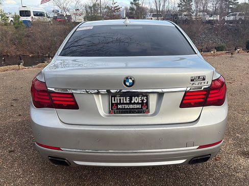 Used 2015 BMW 740i image 6