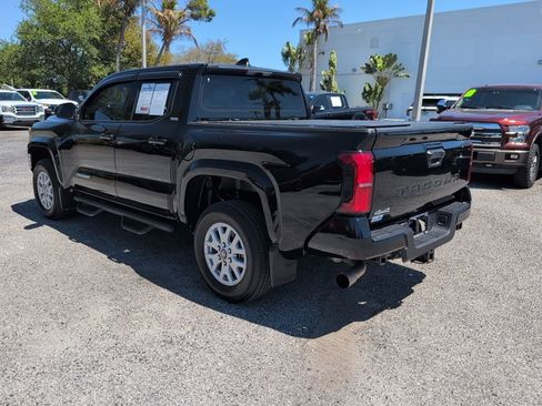 Used 2025 Toyota Tacoma SR5 image 5
