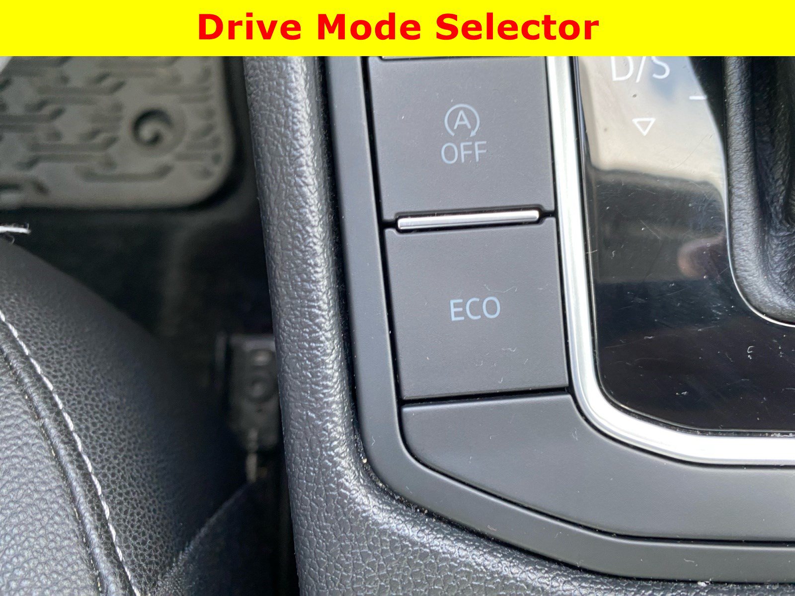 Used 2021 Volkswagen Jetta SE w/ SE Cold Weather Package FWD image 23