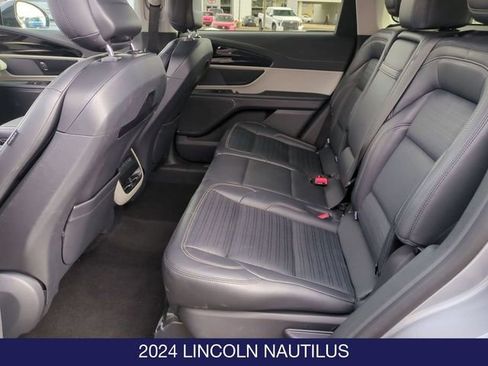 Used 2024 Lincoln Nautilus Reserve AWD/4WD image 25