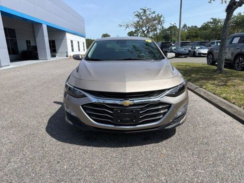 Used 2023 Chevrolet Malibu LT w/ Driver Confidence Package FWD image 2