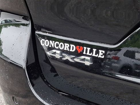 Used 2023 Jeep Grand Cherokee Laredo image 30