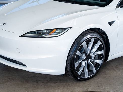 Used 2025 Tesla Model 3 Long Range image 12