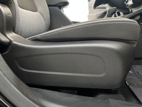 Used 2025 Chevrolet TrailBlazer LT AWD/4WD image 23