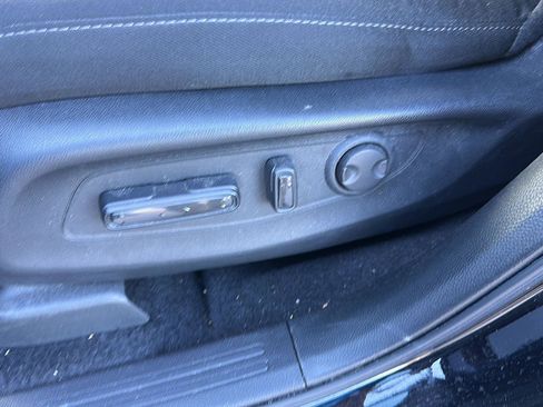 Used 2025 Honda CR-V EX image 10
