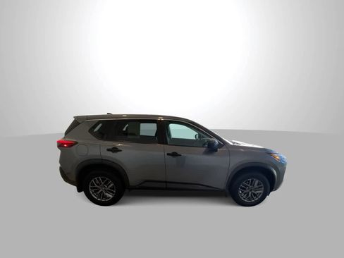 Used 2023 Nissan Rogue S image 9