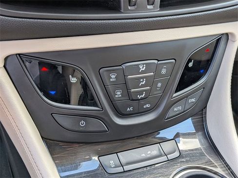 Used 2019 Buick Envision Essence image 21
