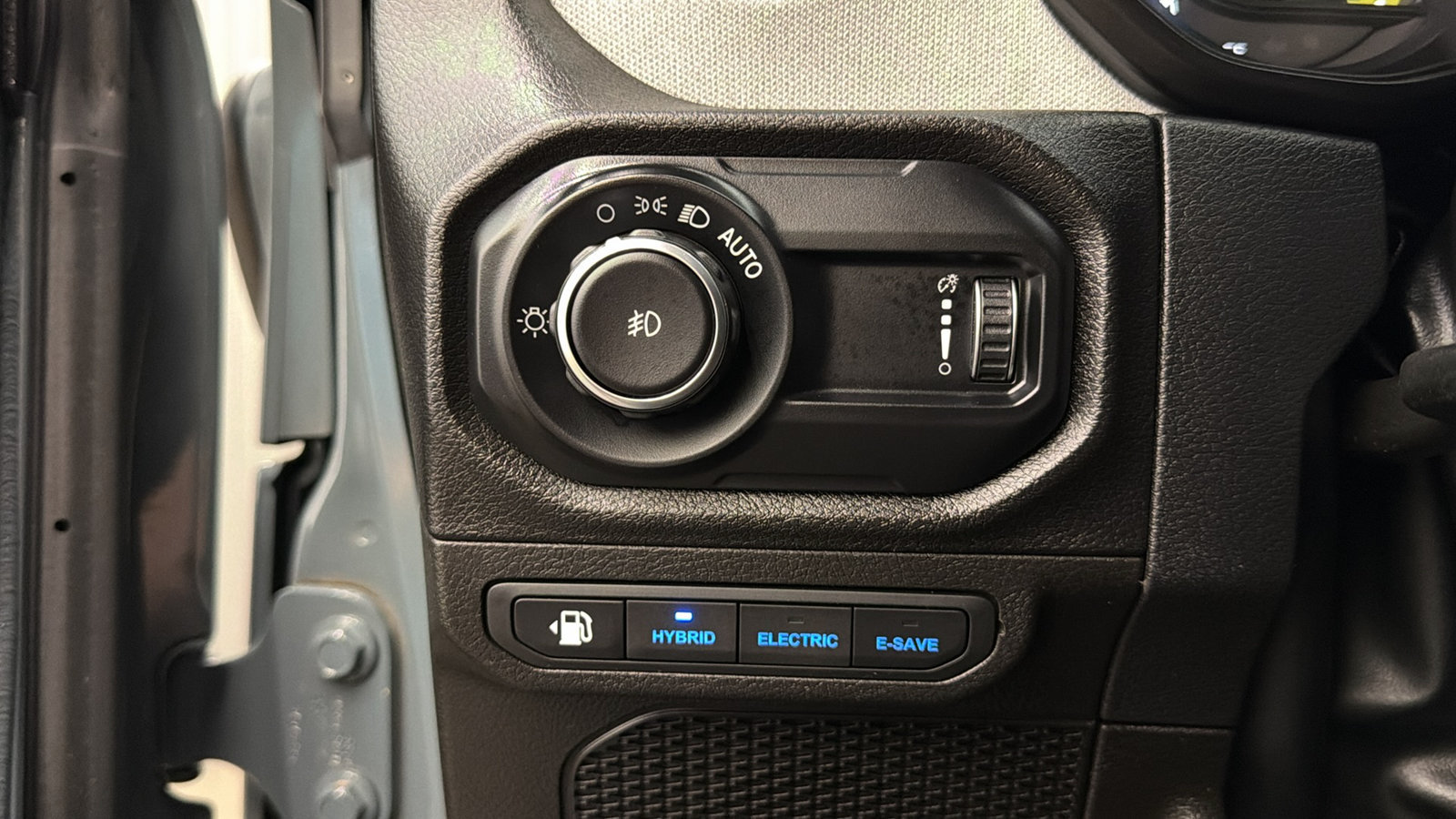 Used 2024 Jeep Wrangler Unlimited AWD/4WD image 30