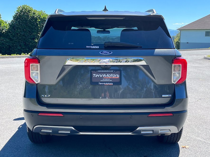 Used 2020 Ford Explorer XLT w/ Equipment Group 202A AWD/4WD image 23