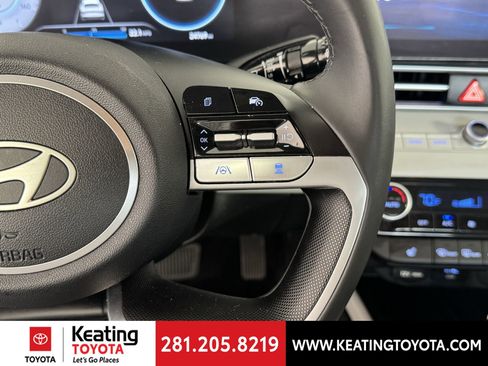 Used 2025 Hyundai Elantra Limited FWD image 28