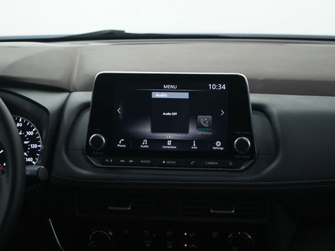 Used 2023 Nissan Rogue S image 15