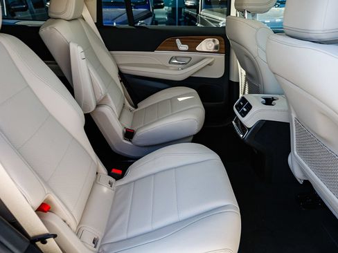 New 2026 Mercedes-Benz GLS 450 4MATIC image 18